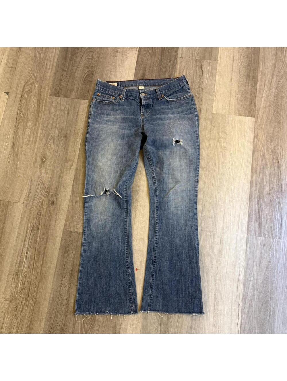 Vintage Abercrombie & Fitch blue low rise flare jeans with distressing Size 6